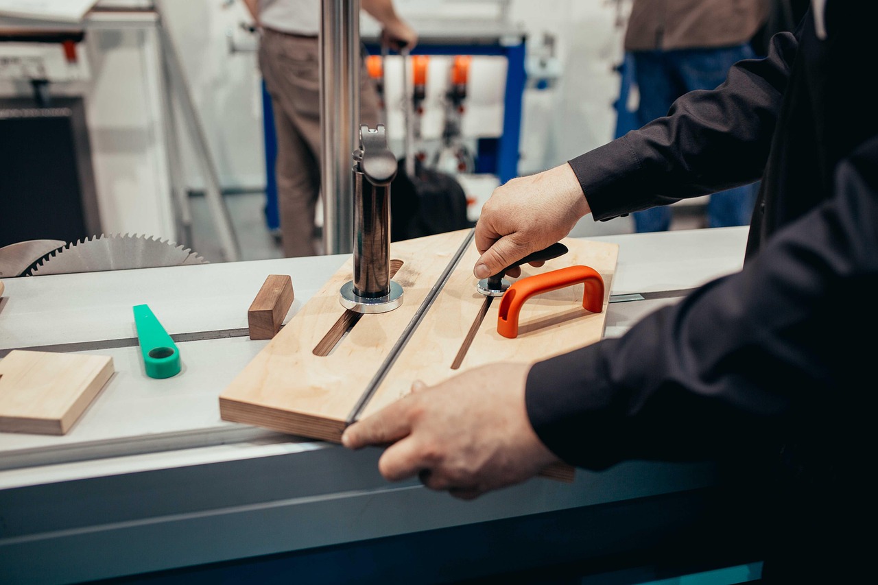 中期移动实名账号：实名账号和网络受众行为分析